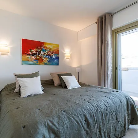 Emilie - Panoramic Sea Views Facing Paradise Apartment *